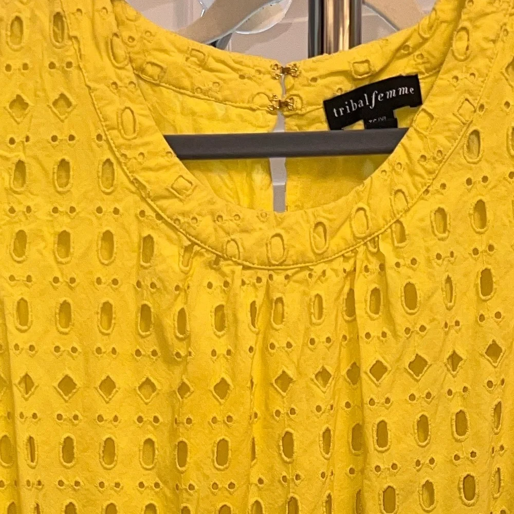 Tribal femme yellow eyelets detail dress - Picture 3 of 7